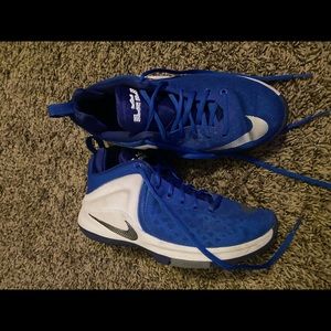 Nike Boys Basketball shoes size 6Y